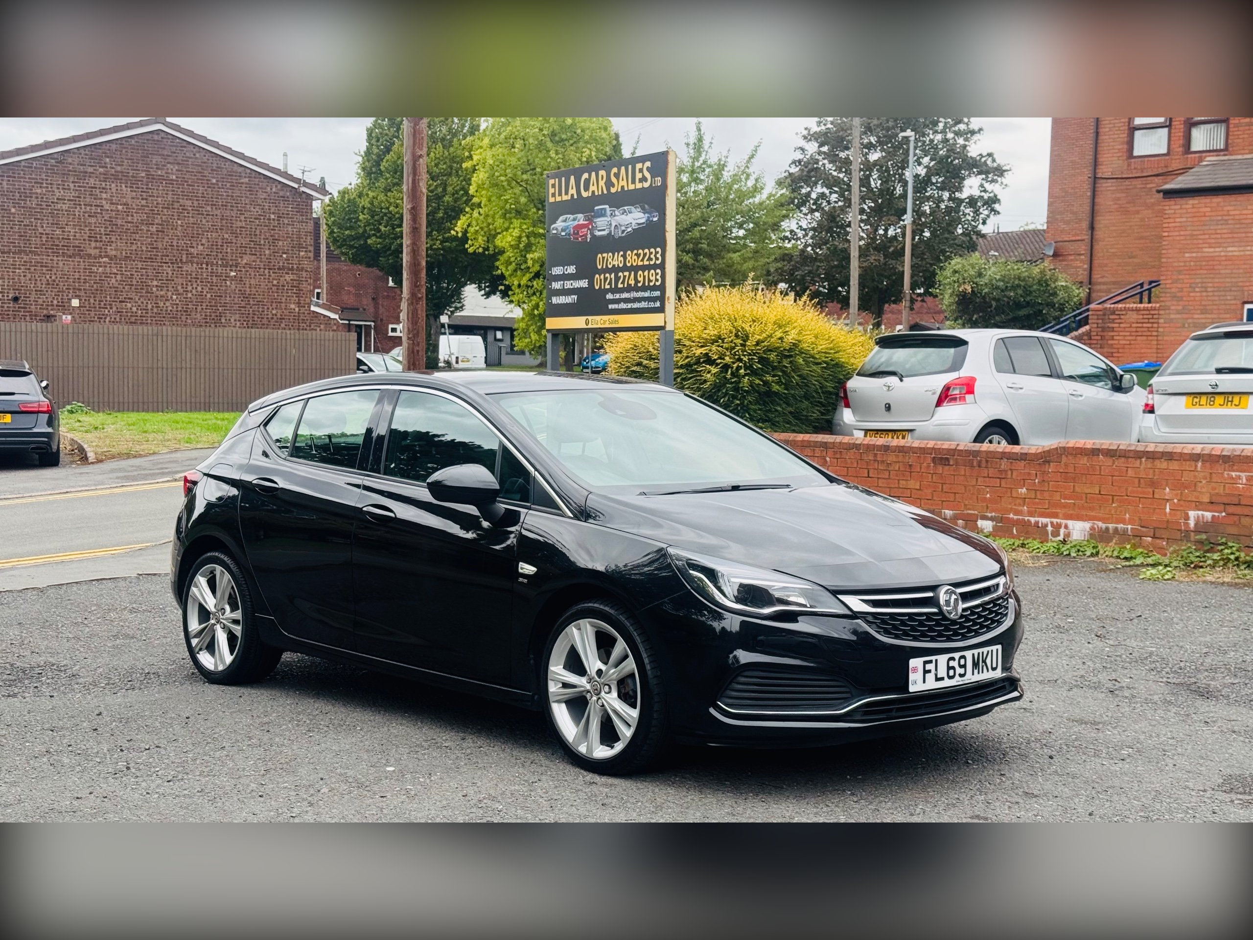 Vauxhall Astra listing photo