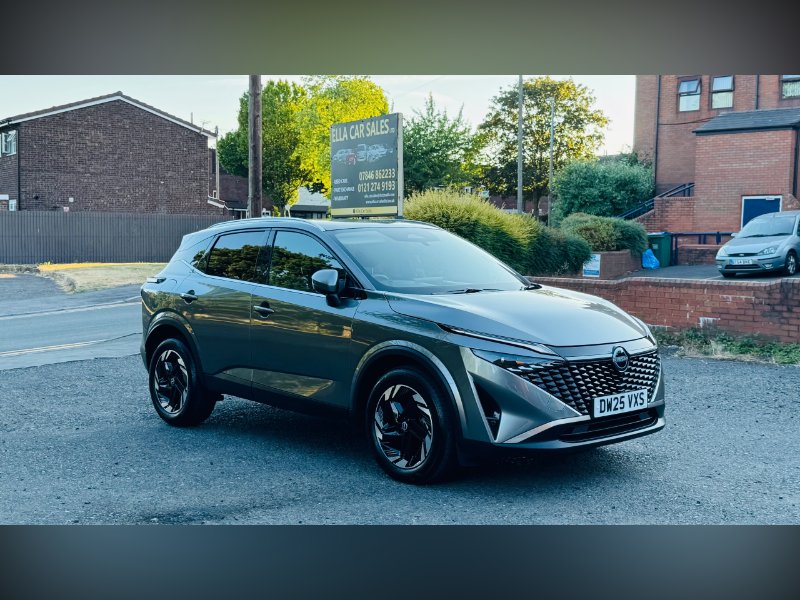 Nissan Qashqai 1.3 DIG-T MHEV N-Connecta SUV 5dr Petrol Hybrid XTRON Euro 6 s/s 158 ps for sale in Oldbury