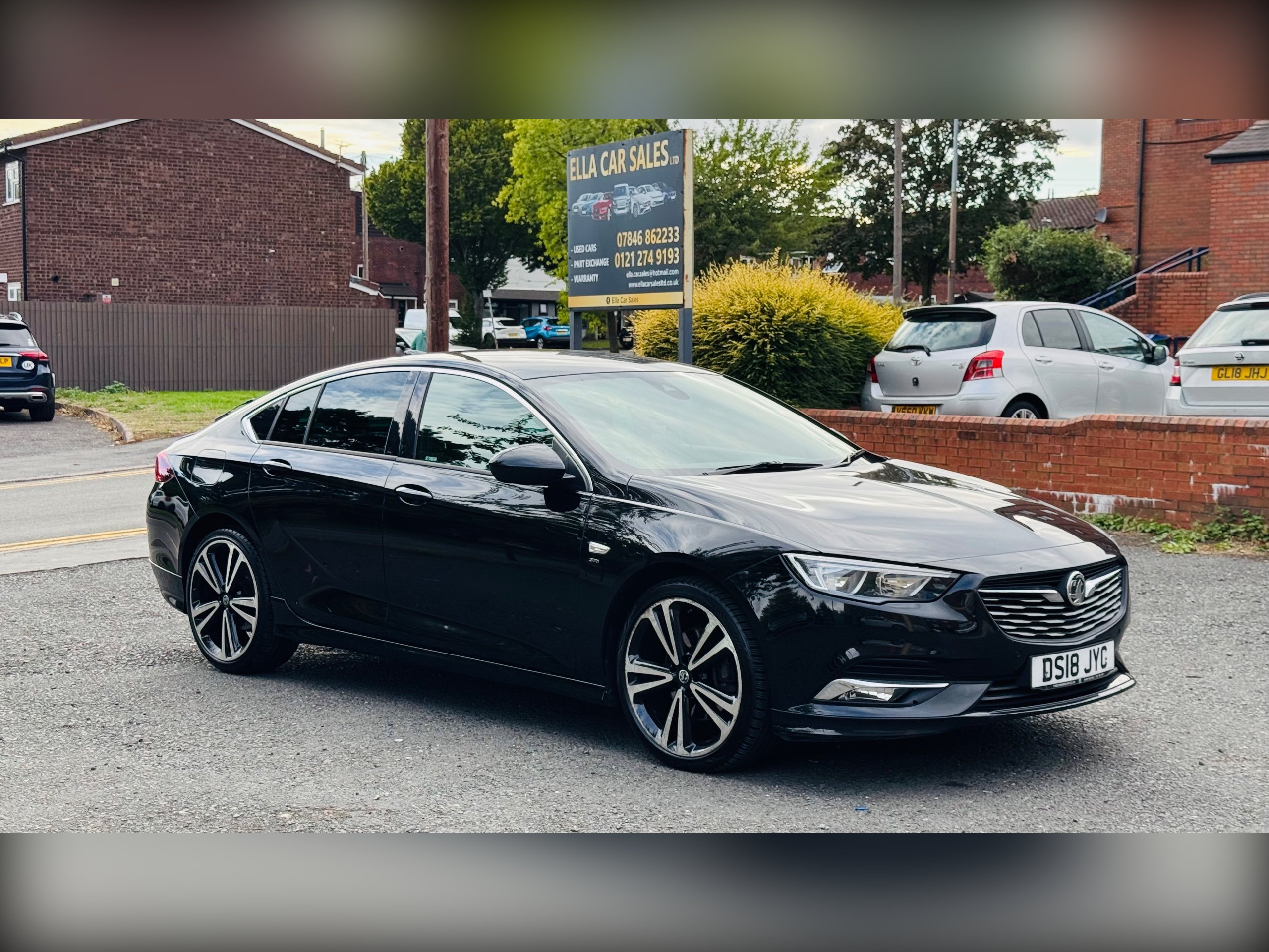 Vauxhall Insignia listing photo