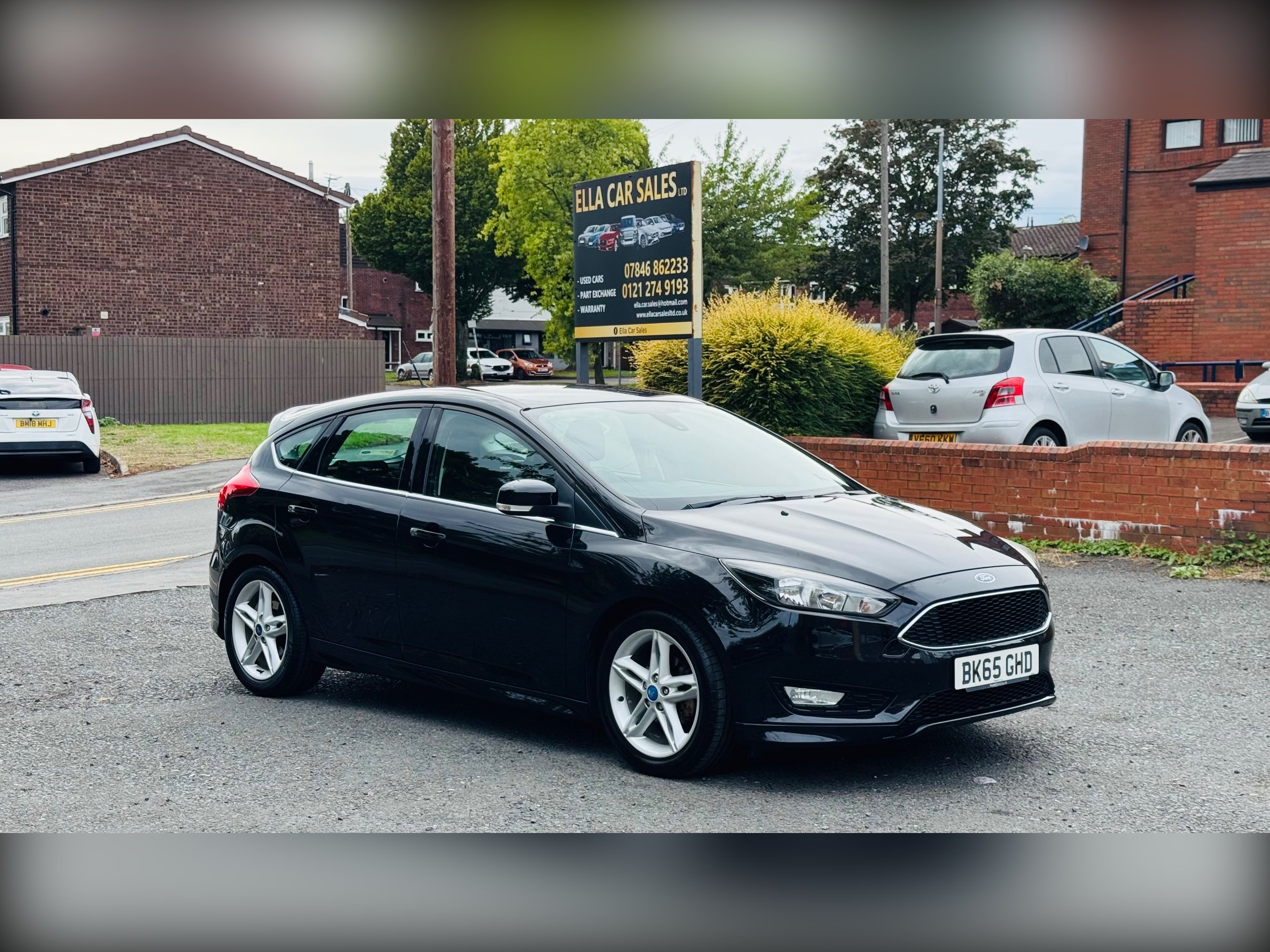 Ford Focus listing photo